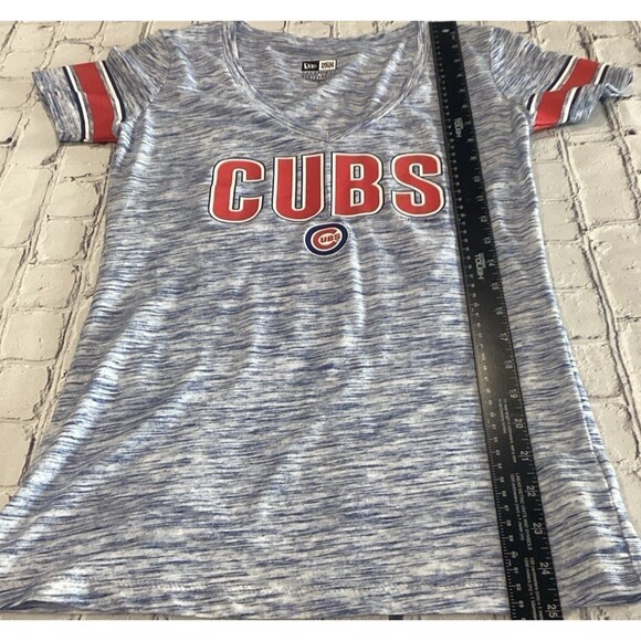 New Era T-Shirt Women's Size XS Color Blue Red Chicago Cubs V-Neck MLB Tee - Picture 8 of 8